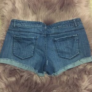 Forever 21 Shorts - Forever21 Denim shorts size 28 Forever 21 Shorts - Forever21 Denim shorts size 28